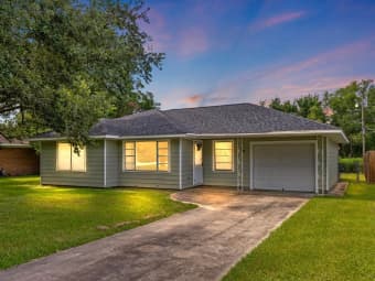 2112 Hillcrest Drive, Bay City, TX, 77414