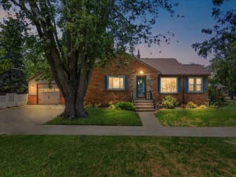678 Pine Avenue, Holland, MI, 49423