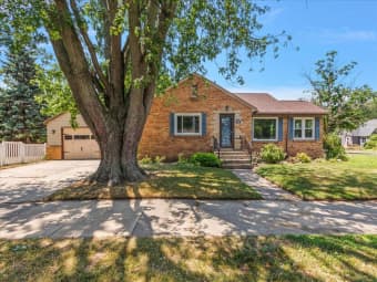 678 Pine Avenue, Holland, MI, 49423