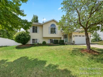 322 Riverwood Dr, Middleville, MI, 49333