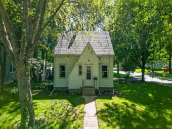 212 Oakland Street South, Lake Crystal, MN, 56055