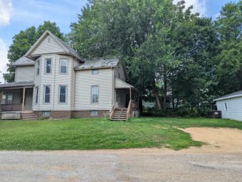 445 North Nursery Avenue, Freeport, IL, 61032