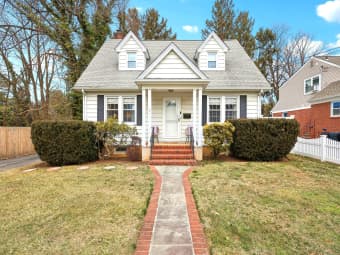 8 Manor Place, Glen Cove, NY, 11542