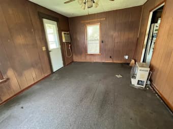 307 West Boggess Street, St. Jo, TX, 76265