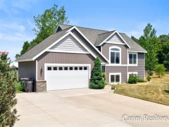 9035 Meadow's Pointe Drive, Allendale, MI, 49401