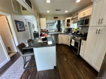 17 Timber Ridge Drive, Holtsville, NY, 11742