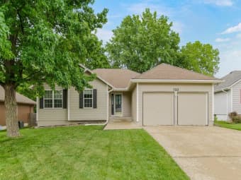 733 Northeast Colleen Drive, Lee's Summit, MO, 64086