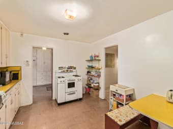 1137 North Rosemont Boulevard, Tucson, AZ, 85712