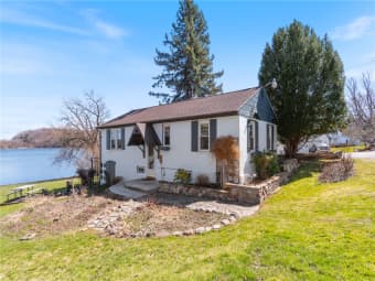 8271 East Bay Road, Wayne County, NY, 14590