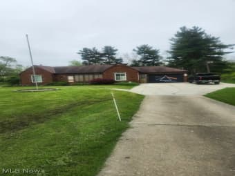 16427 Albion Road, Strongsville, OH, 44136
