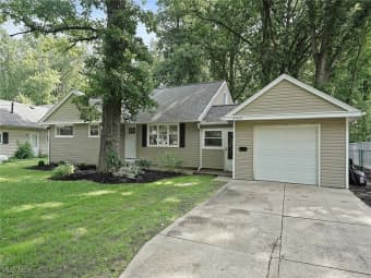 4429 Canterbury Road, North Olmsted, OH, 44070