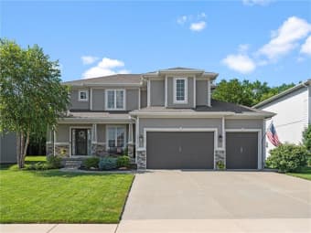 1813 Southwest Blackstone Place, Lee's Summit, MO, 64082