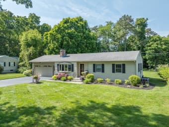 118 Yarmouth Street, Longmeadow, MA, 01106