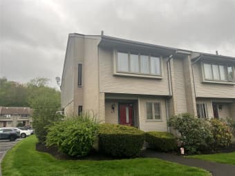 5-1/827 oronoke Road, Waterbury, NY, 10007