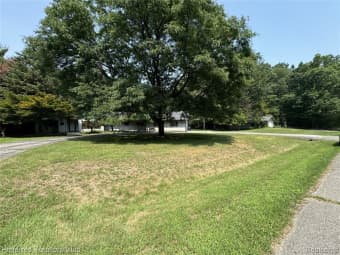37782 Oakwood Meadows Dr, Westland, MI, 48185