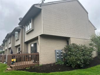 5-1/827 oronoke Road, Waterbury, NY, 10007