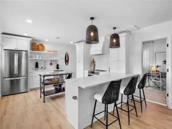 404 Bayshore Rd, Laurel, FL, 34275
