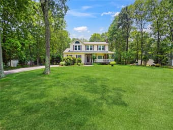44 Jamaica Avenue, Holtsville, NY, 11742