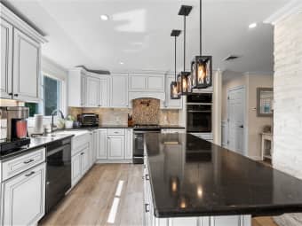 38 Kenwood Drive, Bohemia, NY, 11716