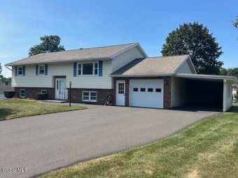 7 Maplehurst Drive, Troy, NY, 12180