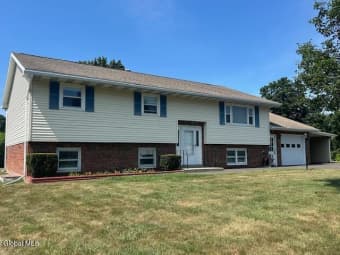 7 Maplehurst Drive, Troy, NY, 12180