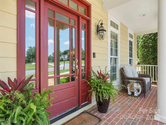 1902 4th St Ct NW, Hickory, NC, 28601