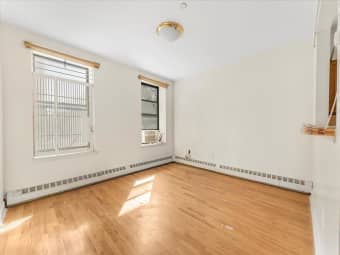 37/2460 Clayton Road, New York, NY, 10004