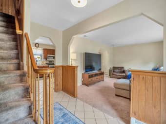 8 Astro Court, Holtsville, NY, 11742