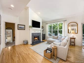 192 Turnberry Court, Milford, MI, 48381