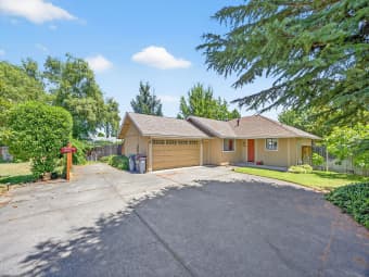 1076 Aspen Street, Medford, OR, 97501