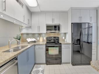 401/1709 Whitehall Dr, Davie, FL, 33324