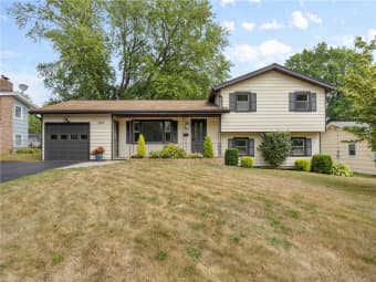 40 Nurmi Drive, Greece, NY, 14616