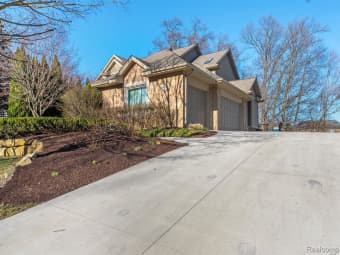 6060 Turnberry Dr, Oakland County, MI, 48382