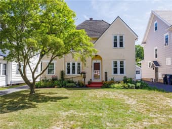 233 Chestnut Hill Drive, Irondequoit, NY, 14617