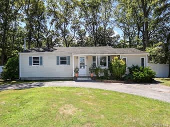 310 Fir Grove Rd, Ronkonkoma, NY, 11779