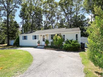 310 Fir Grove Rd, Ronkonkoma, NY, 11779