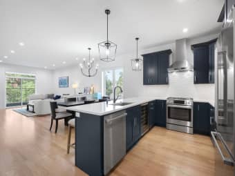 201/4441 North Ashland Avenue, Chicago, IL, 60640
