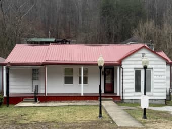 2262 Black Log Road, Inez, KY, 41224