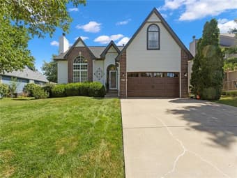 825 Southeast 12th Terrace, Lee's Summit, MO, 64081
