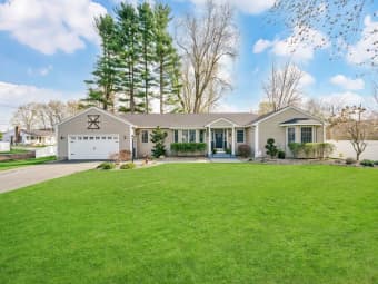 61 Warren St, Agawam Town, MA, 01001