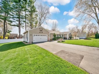 61 Warren St, Agawam Town, MA, 01001