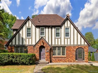8032 Huntington Road, Huntington Woods, MI, 48070