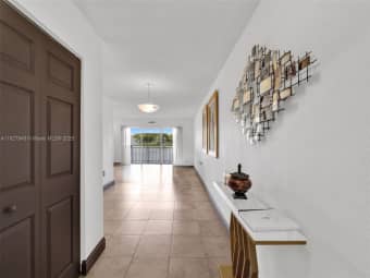 207D/9357 Fontainebleau Boulevard, Fountainebleau, FL, 33172
