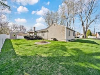 61 Warren St, Agawam Town, MA, 01001