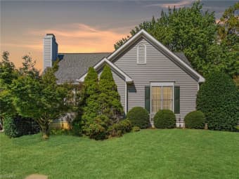 807 Meadowstone Drive, Winston-Salem, NC, 27104