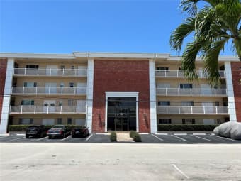 305/2841 Northeast 33rd Court, Fort Lauderdale, FL, 33306