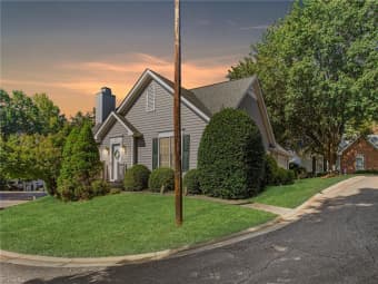 807 Meadowstone Drive, Winston-Salem, NC, 27104