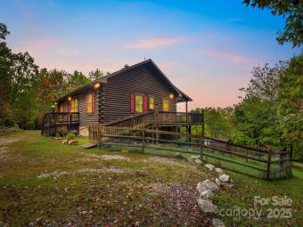 951 Pine Tree Rd, Spruce Pine, NC, 28777