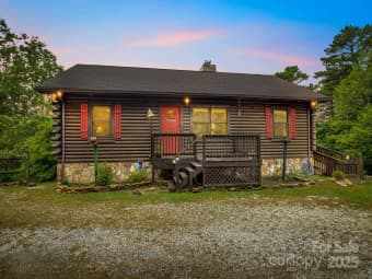 951 Pine Tree Rd, Spruce Pine, NC, 28777