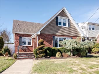 140 Hoffman Street, Franklin Square, NY, 11010